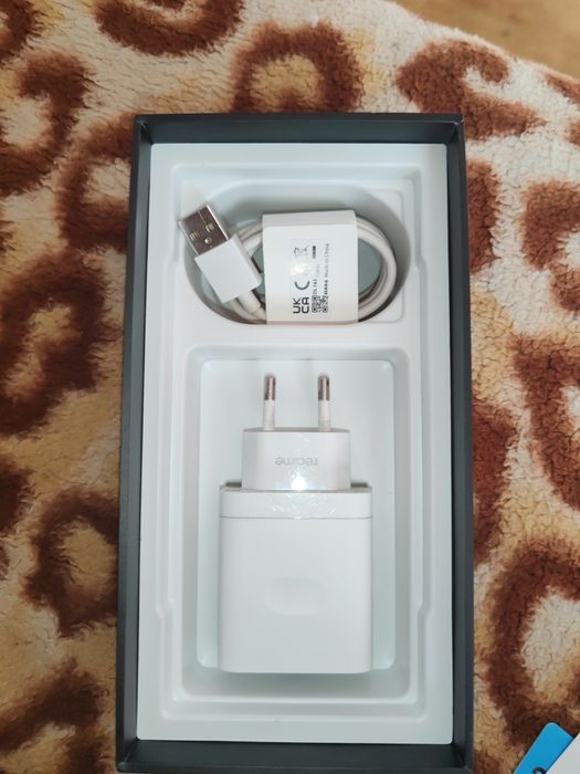 Продам телефон почти как новый