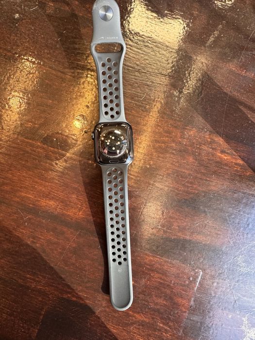Apple watch series 7 nike