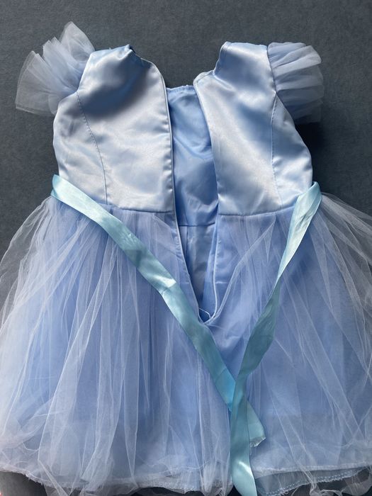 Продам голубое платье для девочки