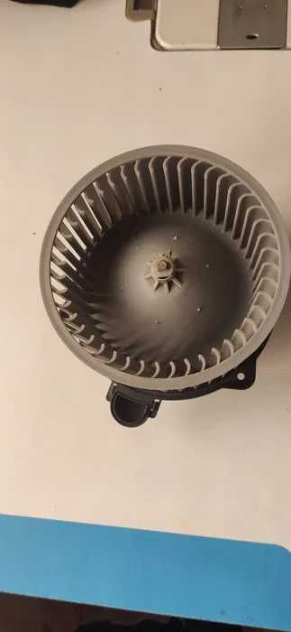 Мотор  печка нексия сотилади