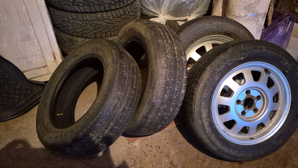 Шины с дисками продам