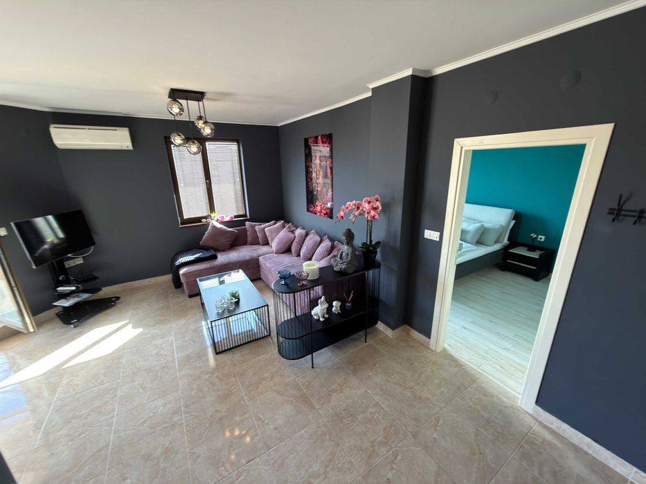 Продава се Тристаен апартамент в Несебър - 121 кв.м за 1003 €/кв.м - Снимка #1