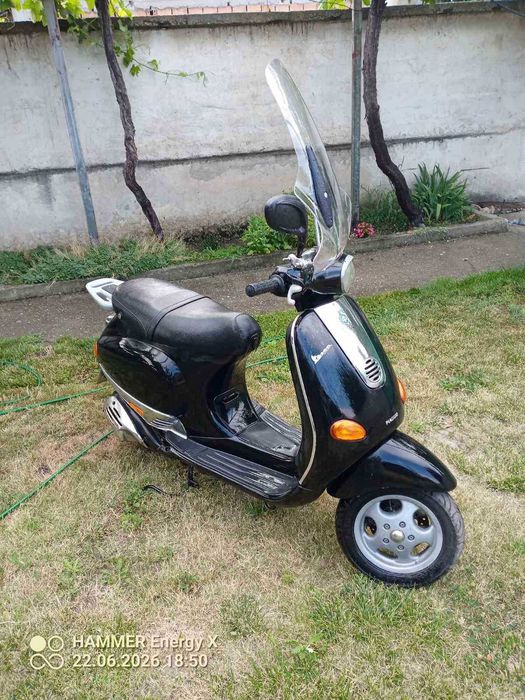 Скутер Piaggio Vespa