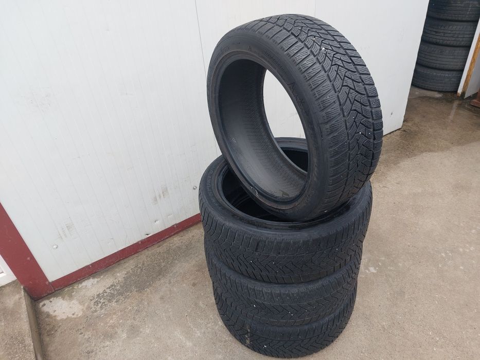125 lei bucata! Set anvelope M+S/IARNA 225 40 r18 Dunlop