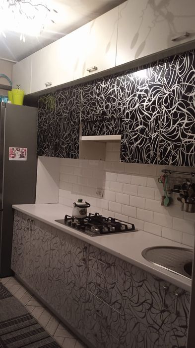 Кухонная гарнитура+плита+мойка+вытяжка+антресоль