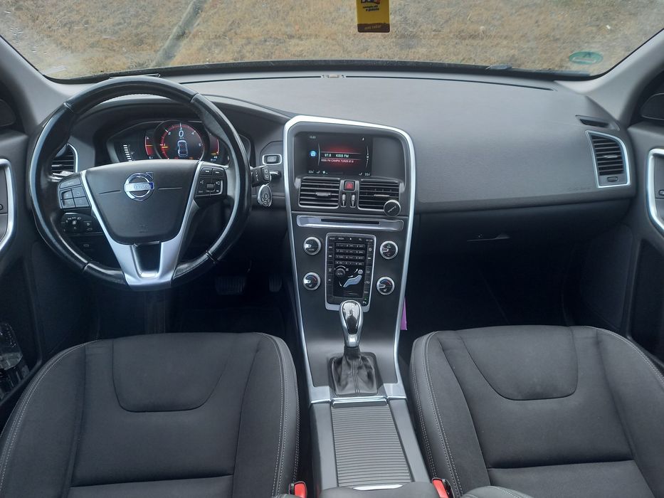 VOLVO XC60 2015 — imagine 5