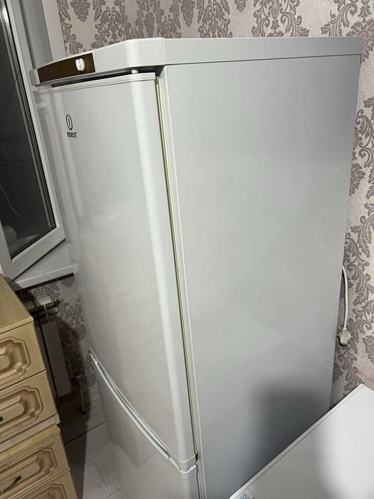продам хододильник indesit