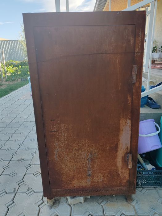 Продам Железный сейф