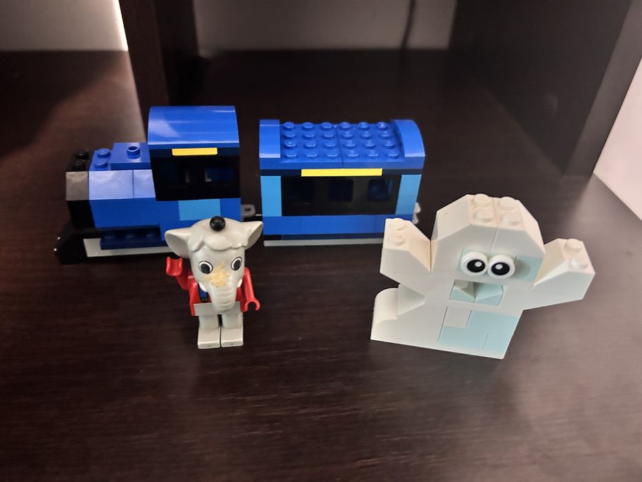 Vand 3 seturi lego de colectie