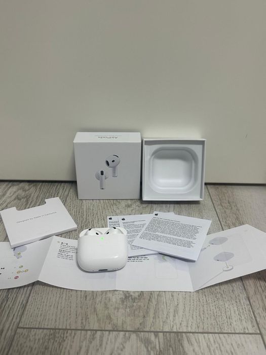 Apple AirPods 4