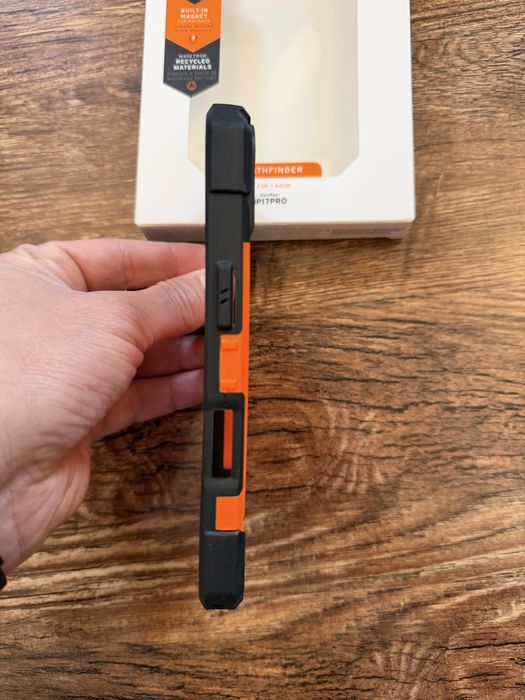 Husa noua UAG Pathfinder iPhone 17 Pro