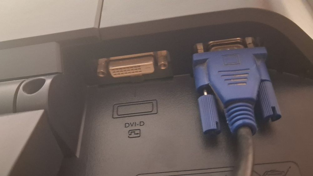 Монитор BenQ FP73G (17 дюймов)