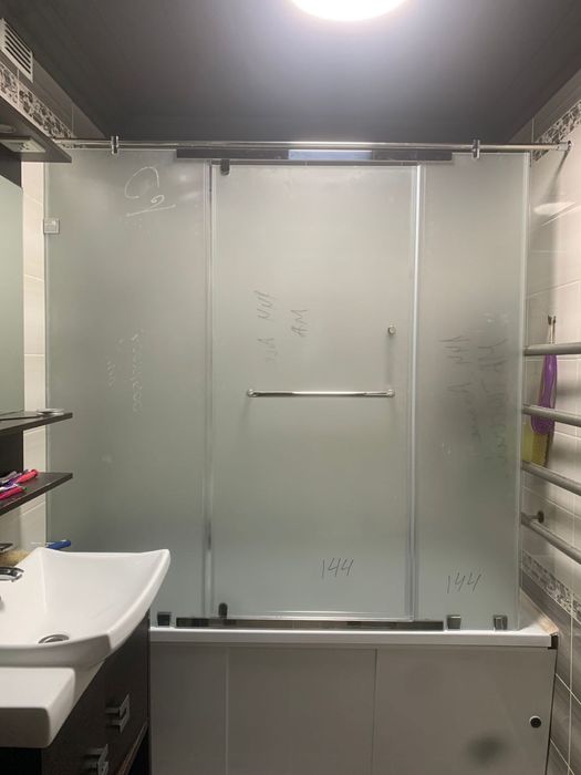 Стеклянные Душевые Кабины