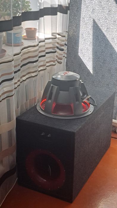 Продам сабвуфер Alpine