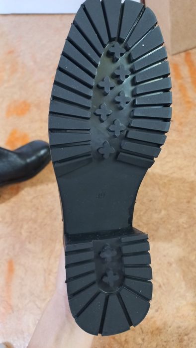 Продается зимние сапоги