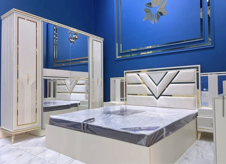 Спальный гарнитур