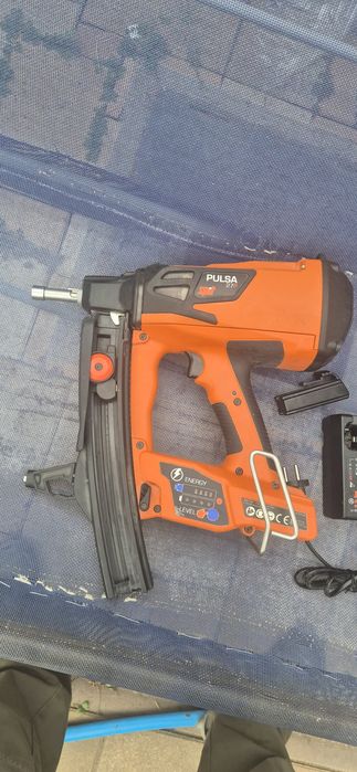 Pistol cuie beton