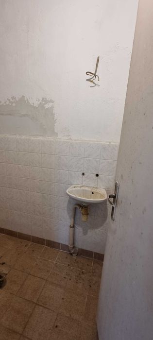 Н-М-287 Дава се под наем партерен магазин в ж.к. Васил Левски!