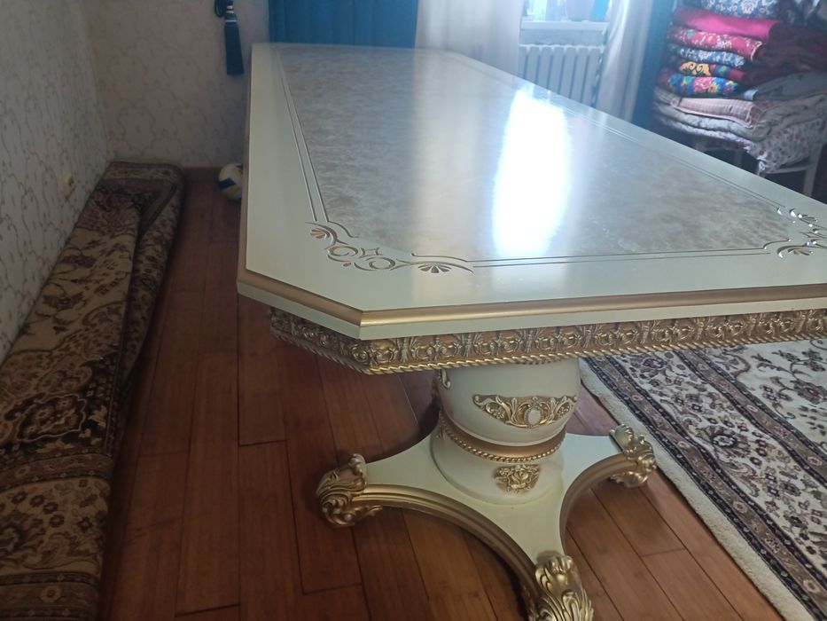 Продаю раскладной стол за 240к