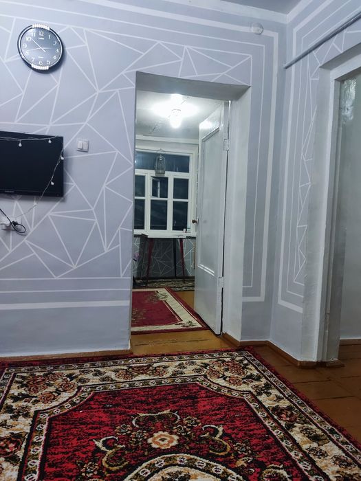 Ko'chadan 2 chi uy. 216 maktabni ro'parasida. Mo'ljal oq uy masjidi