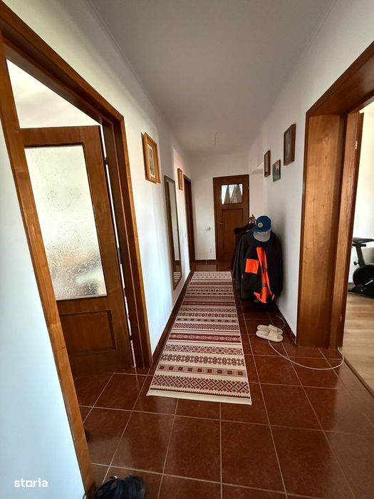 Apartament Spațios 3 Camere, 107 mp, Etaj 3/3 + 2 Parcări