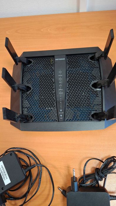 Продавам рутер Netgear R8000P