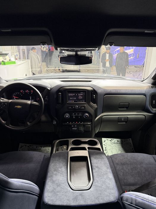 Chevrolet Silverado 2024 pikap