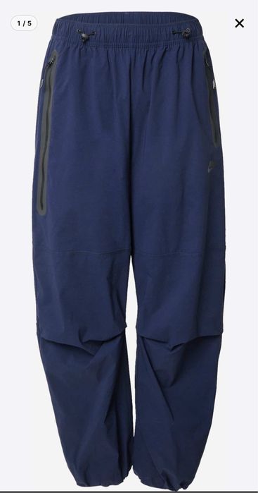 Nike Sportswear Tech Essentials