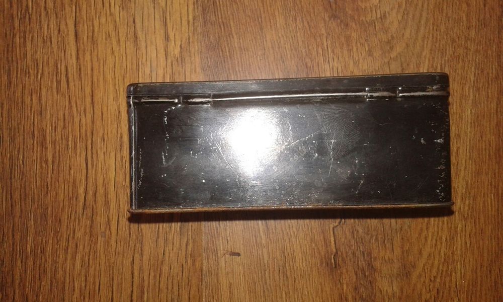 Стара метална кутия Гритцнеръ