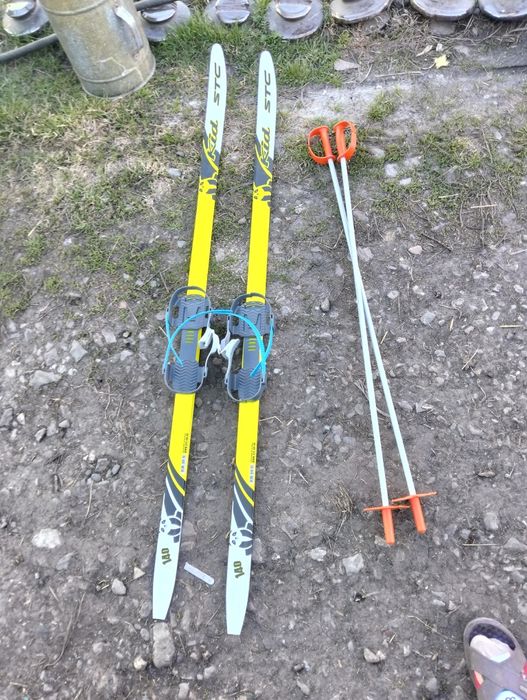 Продам лыжи детские