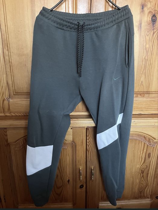 Екип на Nike Запазен