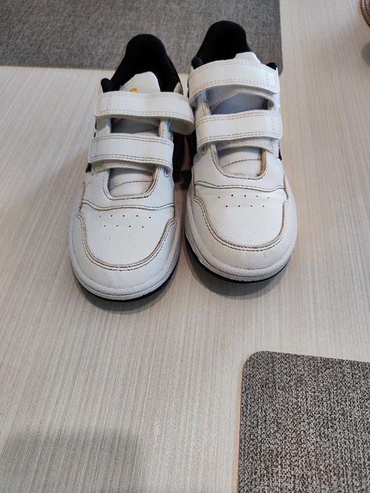 Маратонки Adidas 33 номер