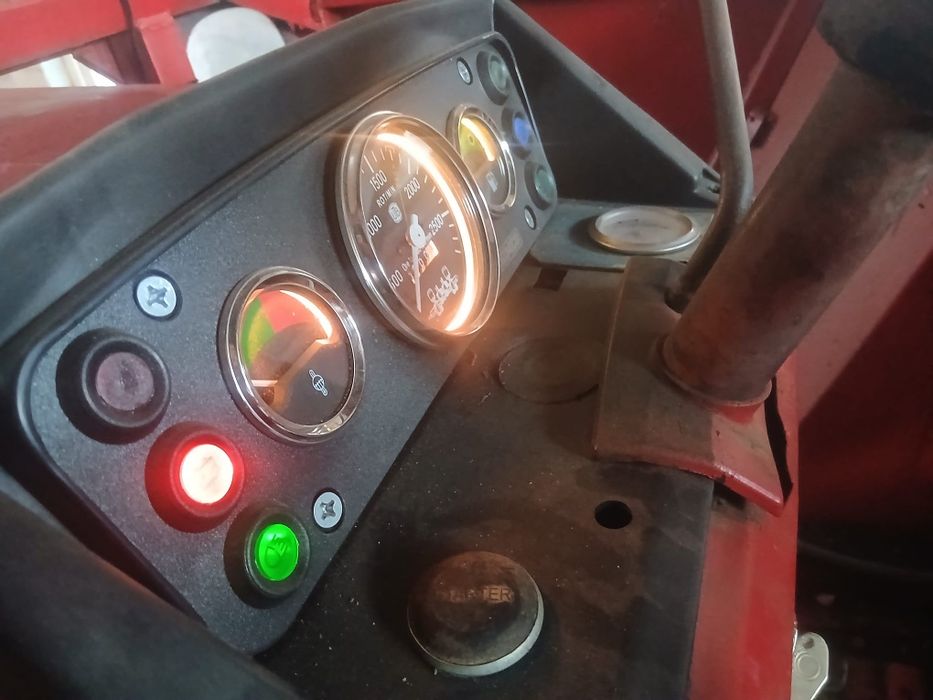 Vând sau schimb cu un tractor 445