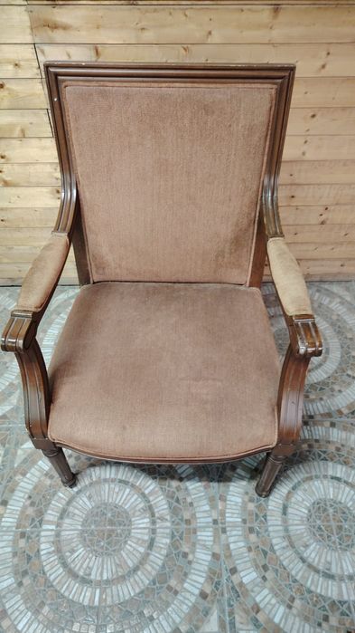 Стул - кресло, деревянный