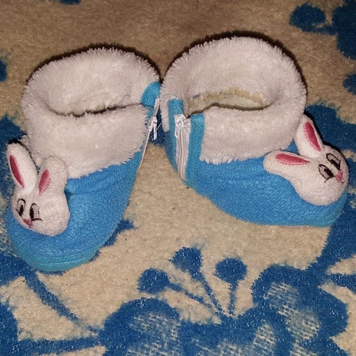 Детские симпатичные пинеткие. Очень мягкие и теплые.