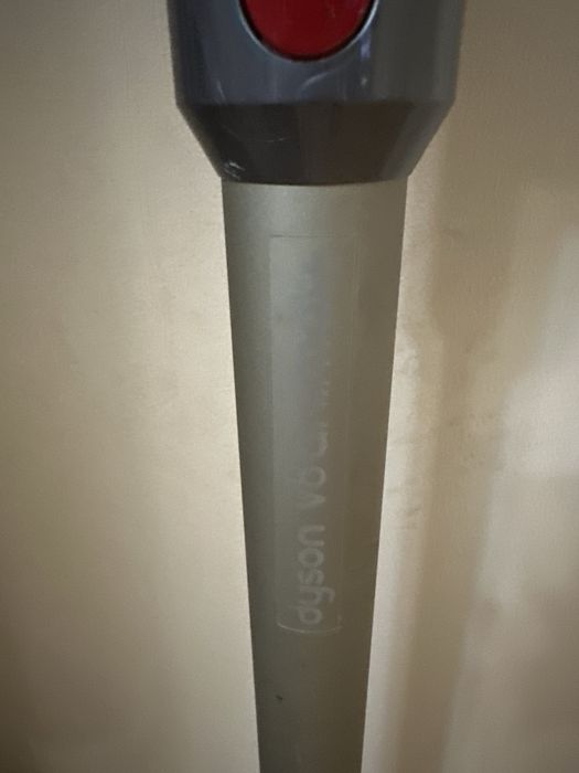 Продам пылесос Дайсон v8 animals