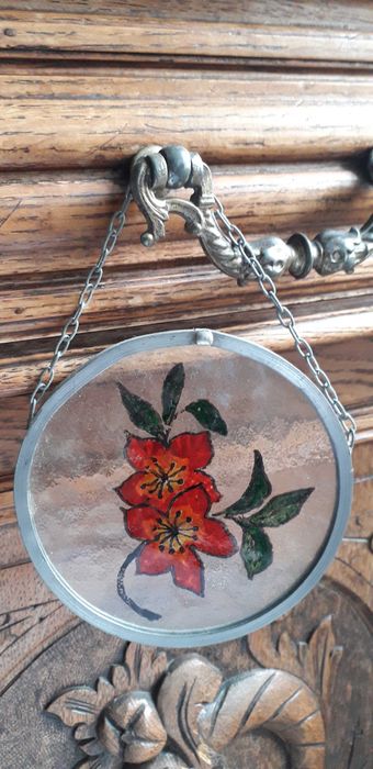 Tablouri pictate pe sticla cu cadru metalic si lantic