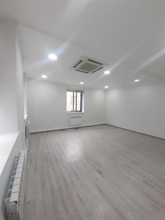 В бизнес-центре NEW LEVEL сдается коммерческое помещение под офис