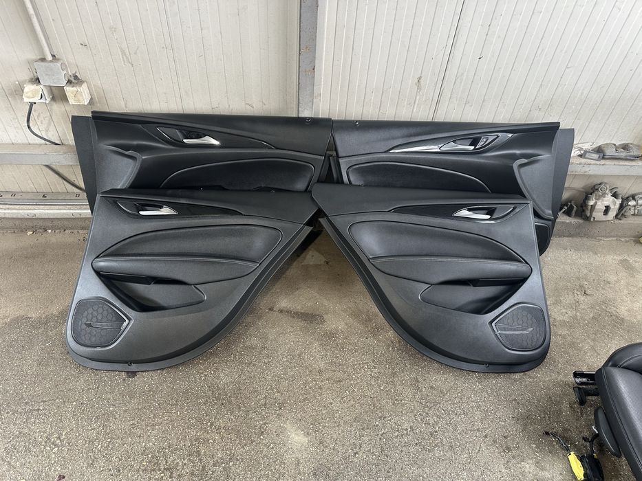 Кожен салон комплект за Опел Инсигния B комби след 2017г.!