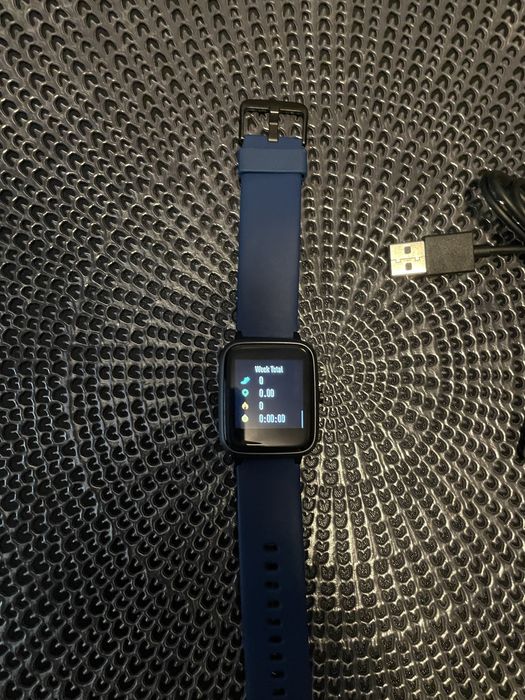 Ceas smartwatch.