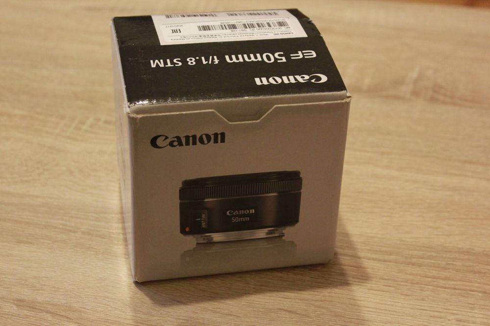 Обектив Canon EF 50mm f/1.8 STM + мини статив Kaiser