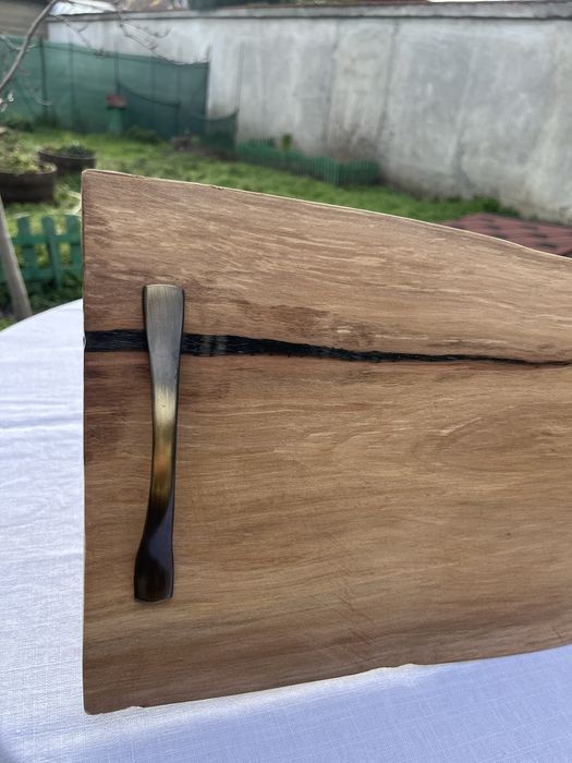 Ръчно изработена дъска за рязане и сервиране