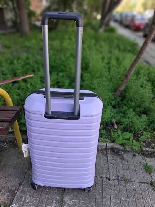 Куфар с колелца лилав