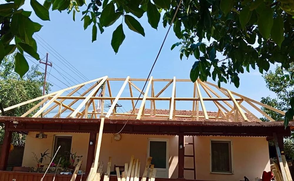 Montaj acoperis tigla metalica-reparatii acoperis tigla ceramica-mon