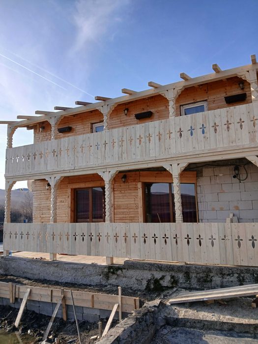 Foisor,terasa,lemn masjv