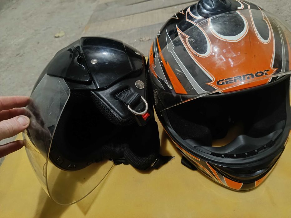 Продавам мото каска