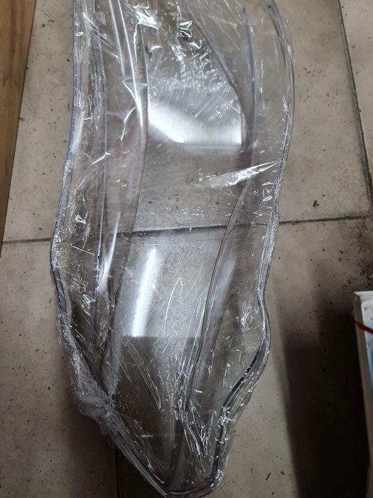 Стъкло фар за Е60 oт 03-06. преди феиса.