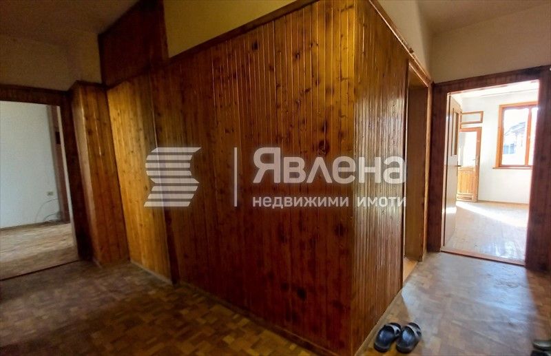 Жилищен имот без такса поддръжка в широк център Царево