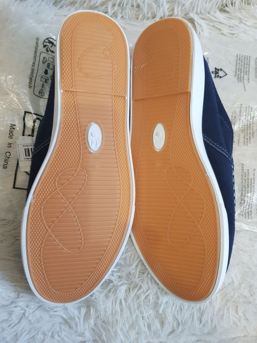 Adidas nou mărime 42