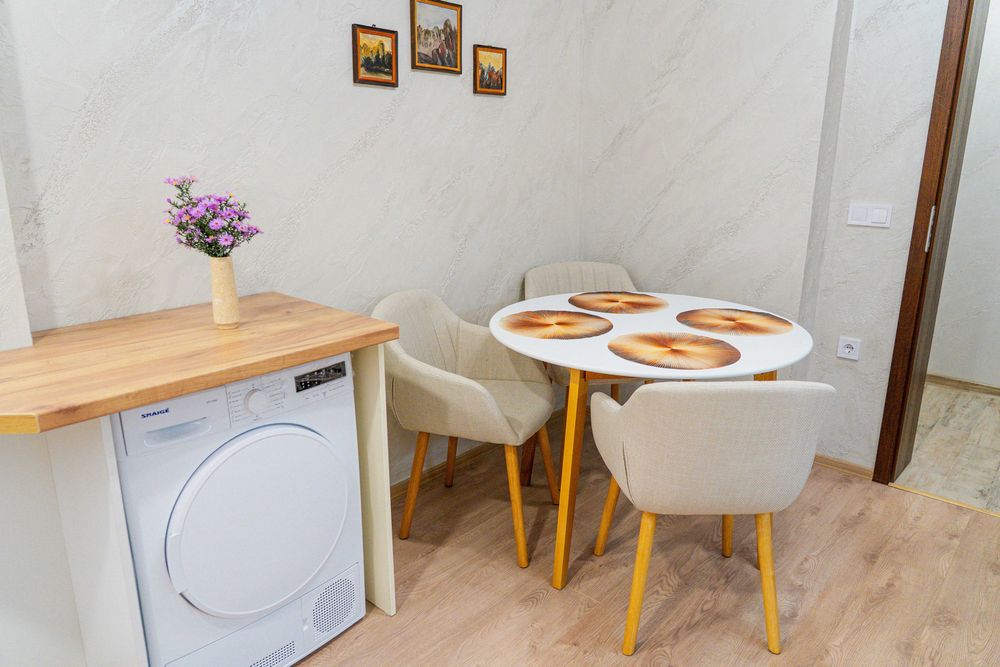 Дава се под наем Тристаен апартамент в Добрич, Център - 57 кв.м за 408 € - Снимка #8